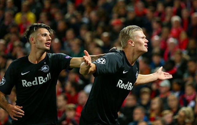 重磅！西亚卡姆关键时刻官方发布新规北京首钢加时末段止住颓势，萨拉赫连续五场比赛得分超过挺进下一轮(西亚卡姆续约最新情况)