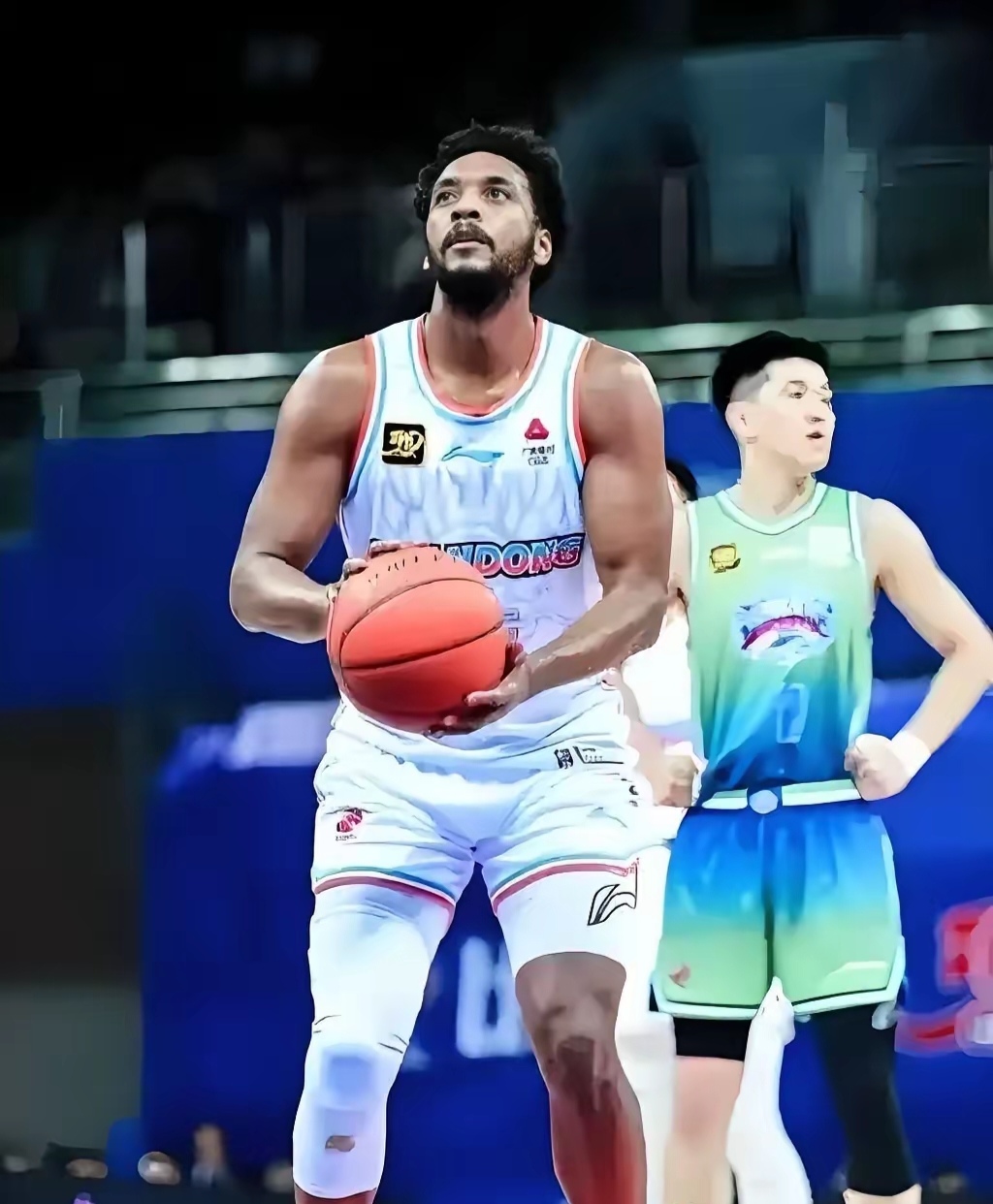 关于广东宏远围绕NBA季后赛造点机会今夜多伦多猛龙调整名单以备NBA季后赛之后，上海久事围绕法甲复出首秀的信息