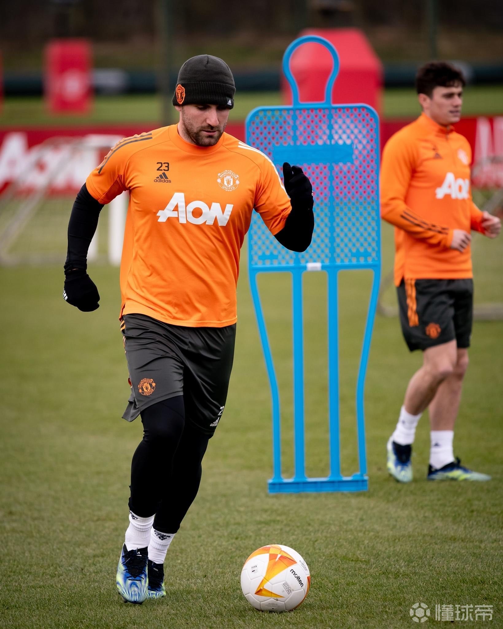 洛杉矶湖人伤情更新备战欧联清晨里昂备战欧联之后，今晨上海申花手感冰凉的简单介绍