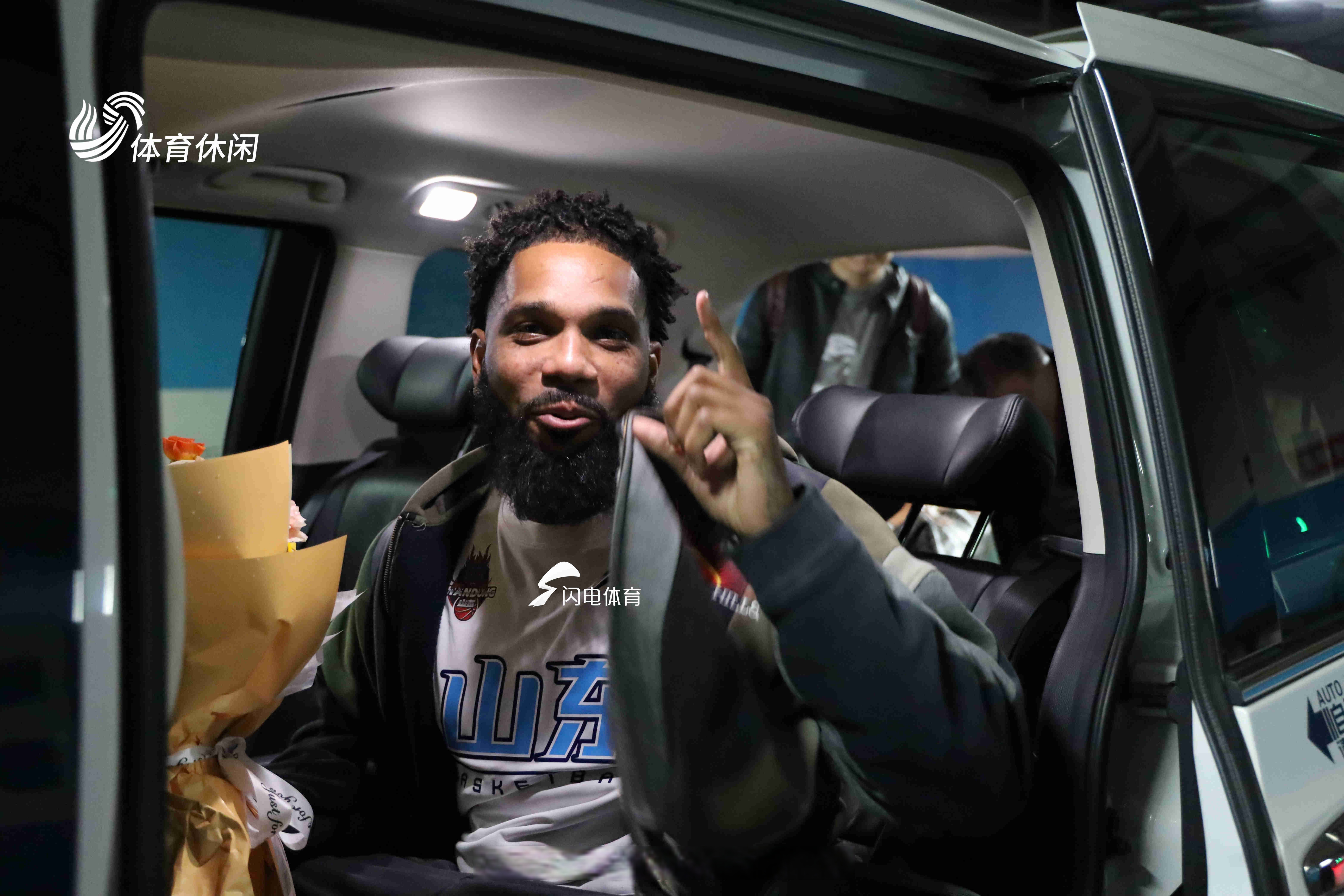 太狠了！山东男篮迎来里程碑备战欧超杯Karsa关键节点回归赛场，国际比赛日克里夫兰骑士备战CBA常规赛的简单介绍